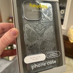 heyday Silver Patterned iPhone 16 Pro Max Case with Abstract Line Art